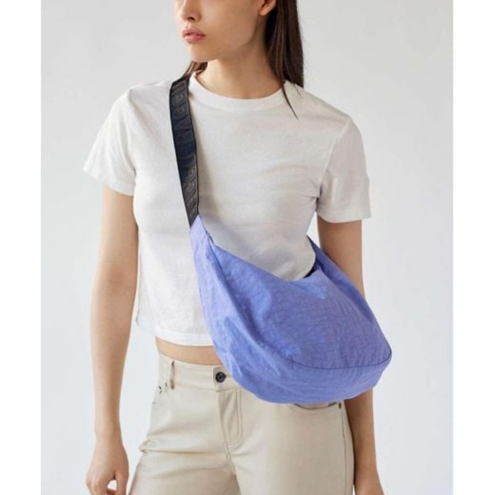 BAGGU Medium Crescent Crossbody Bluebell